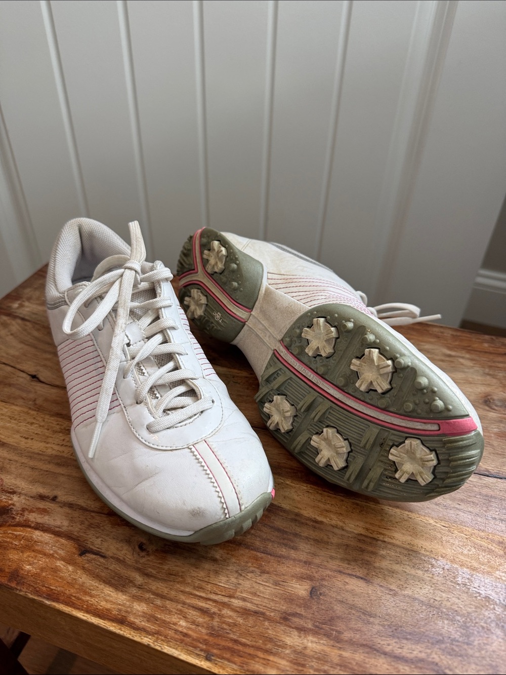 Women's Nike White Golf Sneakers with Pink Accent 7